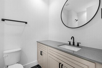 1018 Calvin St in Houston, TX - Building Photo - Building Photo