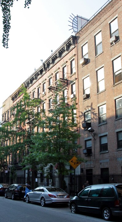 450 W 46th St in New York, NY - Foto de edificio