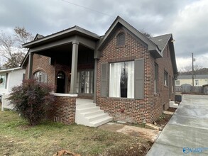 2405 Whitesburg Dr in Huntsville, AL - Building Photo - Building Photo