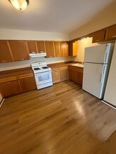 3432-3436 Harrison Ave in Rockford, IL - Foto de edificio - Interior Photo