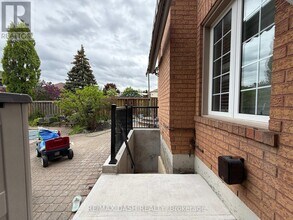 30 Brownell St in Whitby, ON - Building Photo - Building Photo