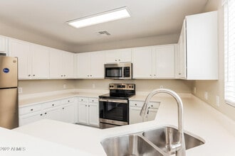 12622 W Paradise Dr in El Mirage, AZ - Building Photo - Building Photo