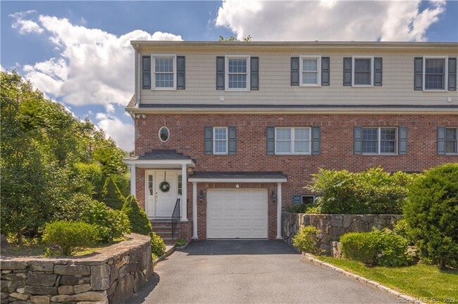 34 Windy Knolls in Greenwich, CT - Building Photo - Building Photo
