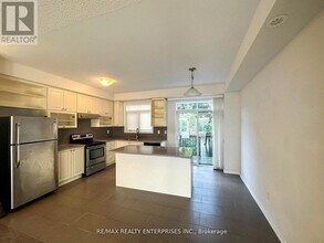 409 Ladycroft Ter in Mississauga, ON - Building Photo - Building Photo