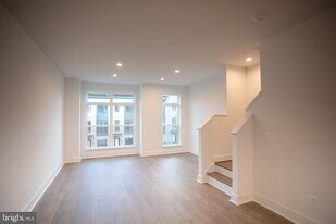 2136 Tysons Ridgeline Rd in Falls Church, VA - Building Photo