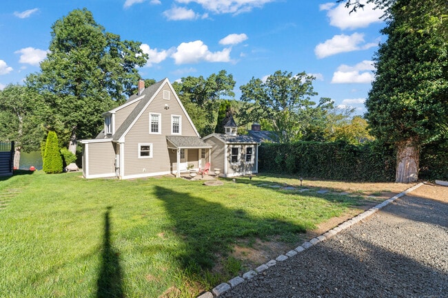 6 Circle Dr in Danbury, CT - Building Photo - Building Photo