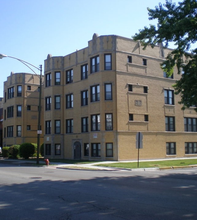 701 N Central Ave in Chicago, IL - Foto de edificio