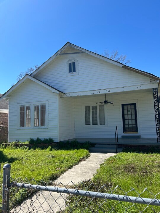 343 Haise St in Biloxi, MS - Building Photo