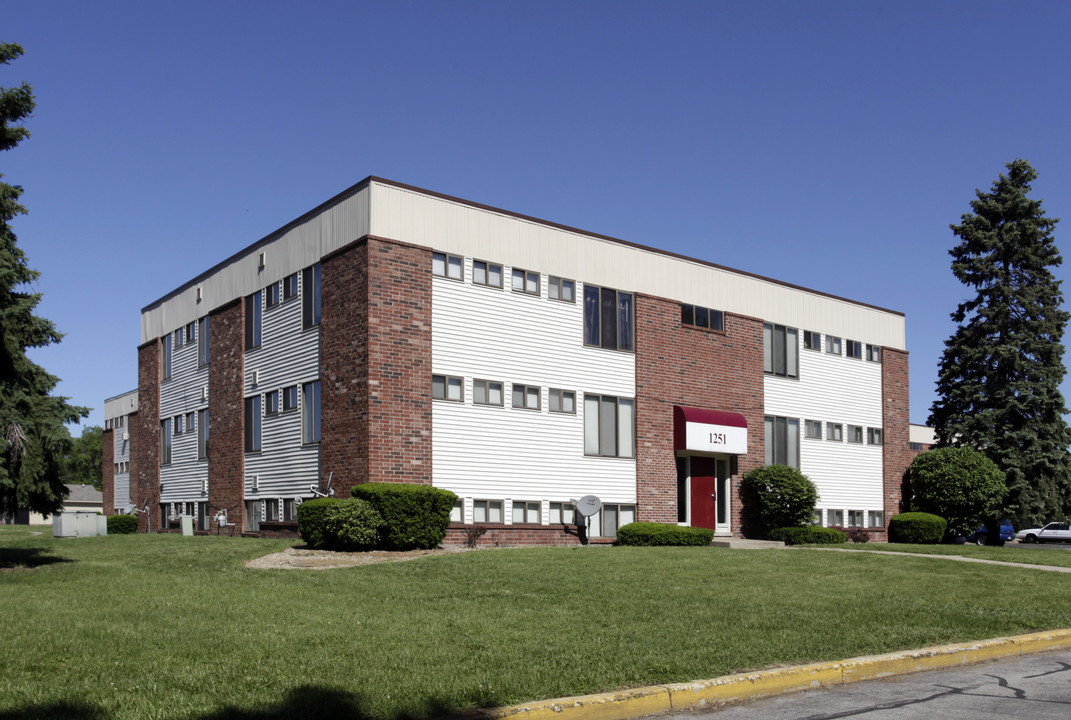 Grey Ridge Apartments LLC in South Bend, IN - Foto de edificio