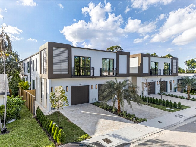 1121 NE 17th Ave in Fort Lauderdale, FL - Building Photo - Building Photo