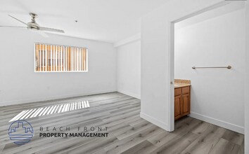14740 Erwin St in Los Angeles, CA - Building Photo - Building Photo