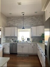 42405 Ivy St in Murrieta, CA - Building Photo - Building Photo