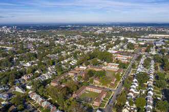 Greenwood Village in Hamilton, NJ - Foto de edificio - Building Photo