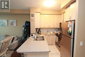 235 Sherway Gardens Rd in Toronto, ON - Building Photo - Building Photo