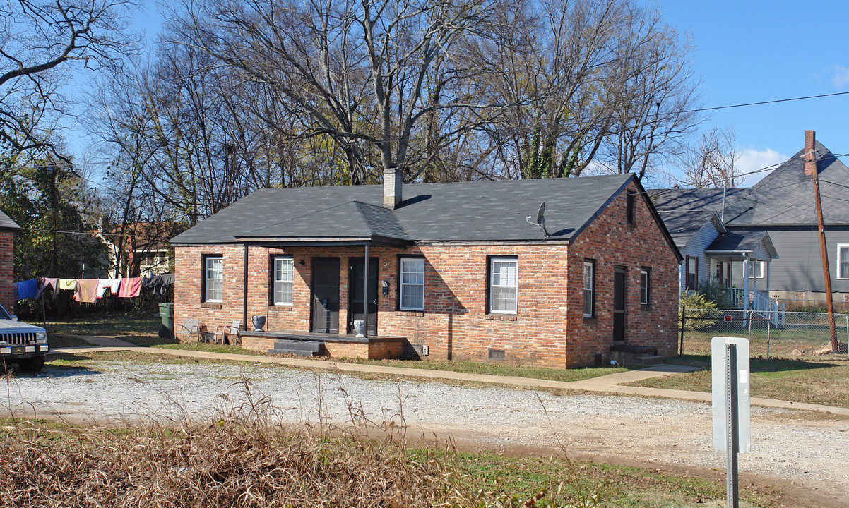 111 Forest St in Greenville, SC - Foto de edificio