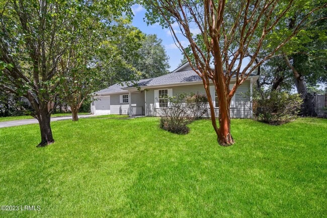 7 Grandiflora Ln in Beaufort, SC - Building Photo - Building Photo