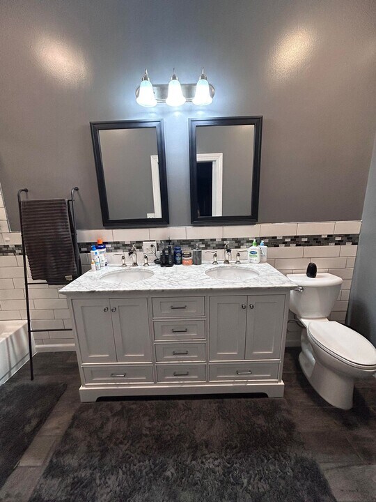 2757 Dekalb St in Lake Station, IN - Building Photo