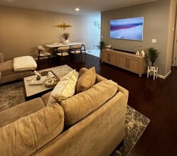 32 Oil Mill Rd in Danbury, CT - Building Photo - Building Photo