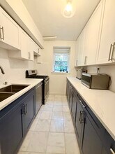 12 Ware St, Unit B in Cambridge, MA - Building Photo - Building Photo