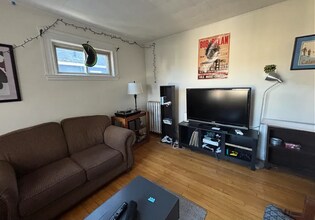 35 Rose St, Unit 2 in Somerville, MA - Building Photo - Building Photo