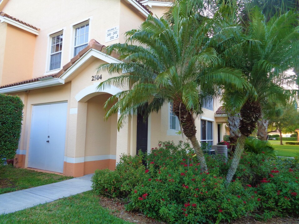 2504 57th Cir in Vero Beach, FL - Building Photo