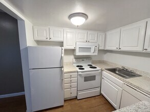2537 N Alafaya Trail in Orlando, FL - Building Photo - Building Photo