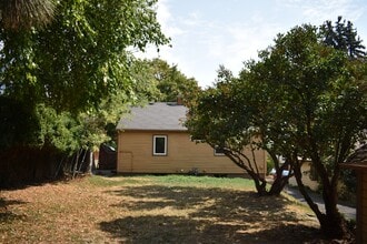 229 Cherry St in Moscow, ID - Building Photo - Building Photo