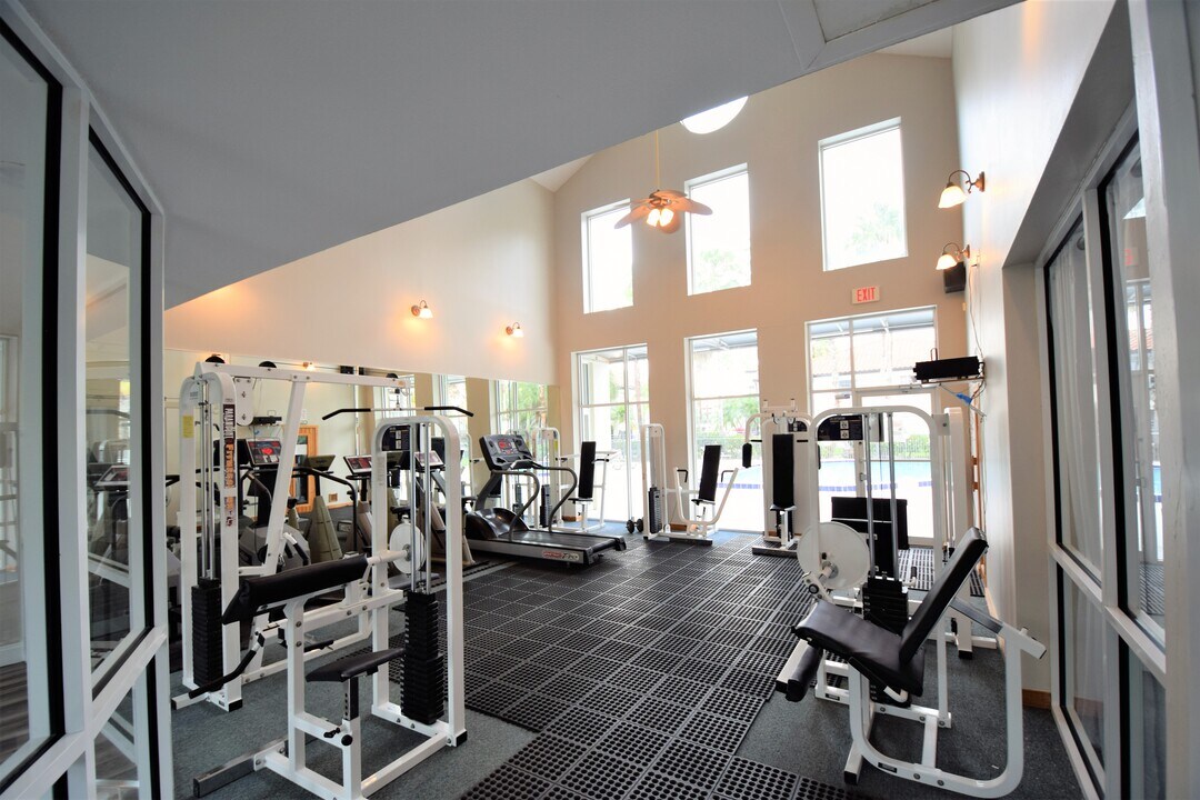 3421 Winkler Ave in Ft. Myers, FL - Building Photo