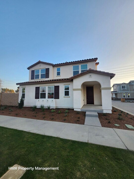 2692 E Towhee St in Ontario, CA - Foto de edificio