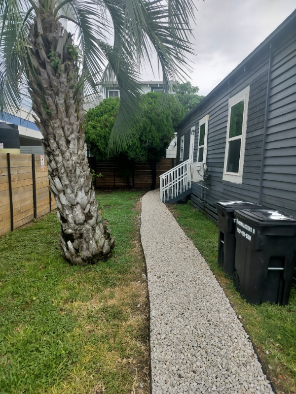 1321 35th St, Unit 6 in Galveston, TX - Foto de edificio - Building Photo