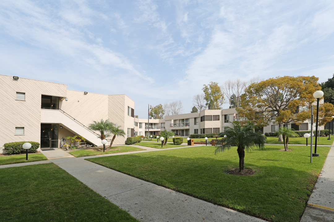 Ponderosa Village in Camarillo, CA - Building Photo