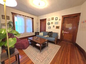 27 Parker Hill Ave, Unit A1 in Boston, MA - Foto de edificio - Building Photo