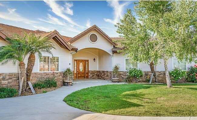property at 36312 Travis Ct