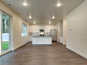 7930 Verona Loop in Olympia, WA - Foto de edificio - Building Photo