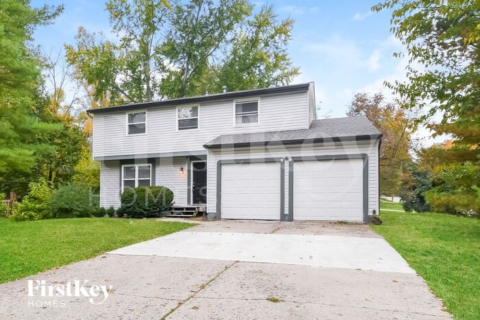 9026 Kasteel Way in Indianapolis, IN - Building Photo