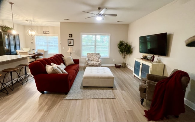 122 Cedar Lake Rd in Toney, AL - Foto de edificio - Building Photo