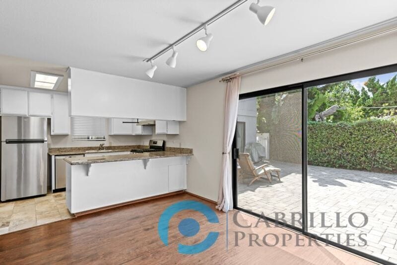 629 Bonair Way in La Jolla, CA - Building Photo