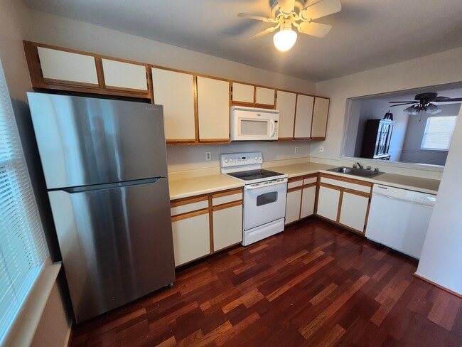 property at 5 Old Knife Ct