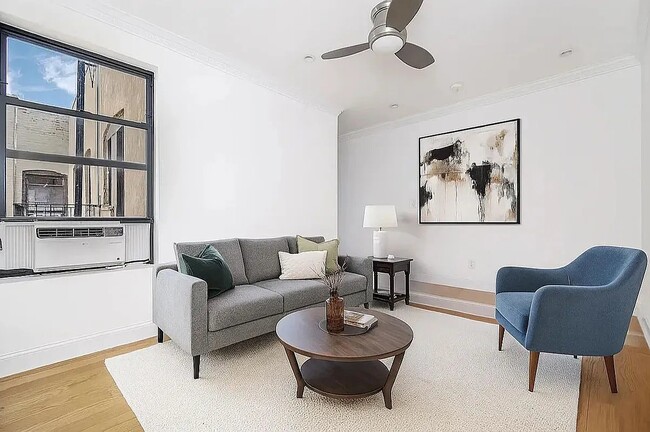 380 S 4th St