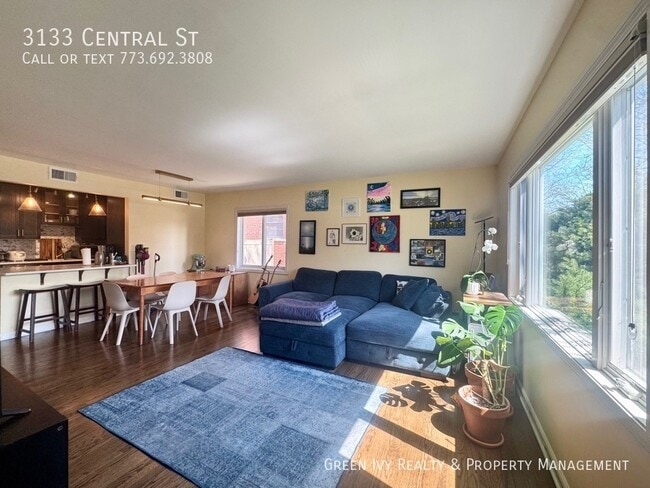 3133 Central St in Evanston, IL - Building Photo - Building Photo