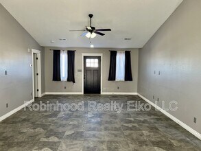 758 Parkridge Pkwy in Spring Creek, NV - Building Photo - Building Photo