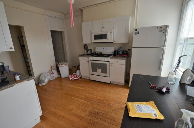 83 Brookline St, Unit 11B in Cambridge, MA - Building Photo - Building Photo
