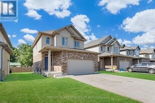 55 Laurent Ave in Welland, ON - Building Photo