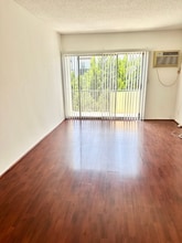 428 Hayworth Ave, Unit 303 in Los Angeles, CA - Building Photo - Building Photo