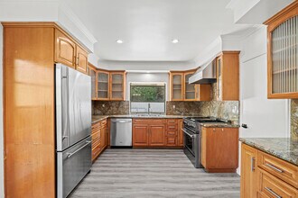 3454 Green Vista Dr in Encino, CA - Building Photo - Building Photo