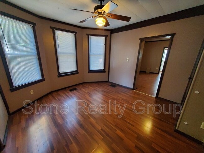 2044 N 11th St in Terre Haute, IN - Foto de edificio - Building Photo