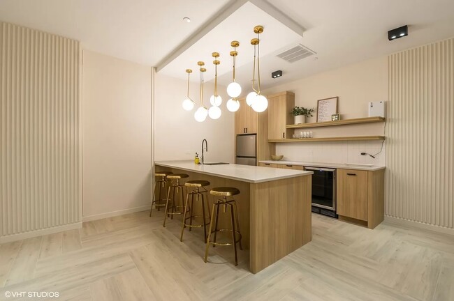 4177 W Belmont Ave, Unit 103 in Chicago, IL - Building Photo - Building Photo