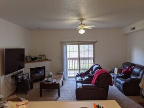 2270 Holiday Rd in Coralville, IA - Building Photo - Building Photo