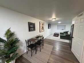 1305 Ashbourne Dr, Unit B in Lynchburg, VA - Foto de edificio - Building Photo