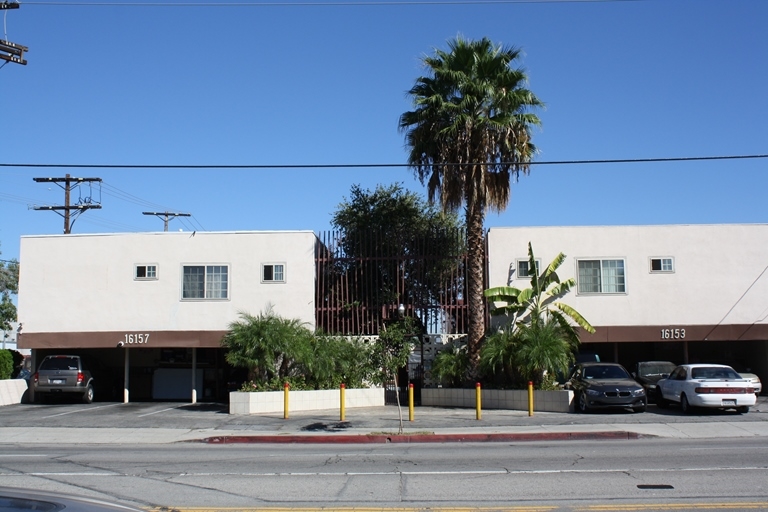 16153-16157 Vanowen St in Van Nuys, CA - Building Photo